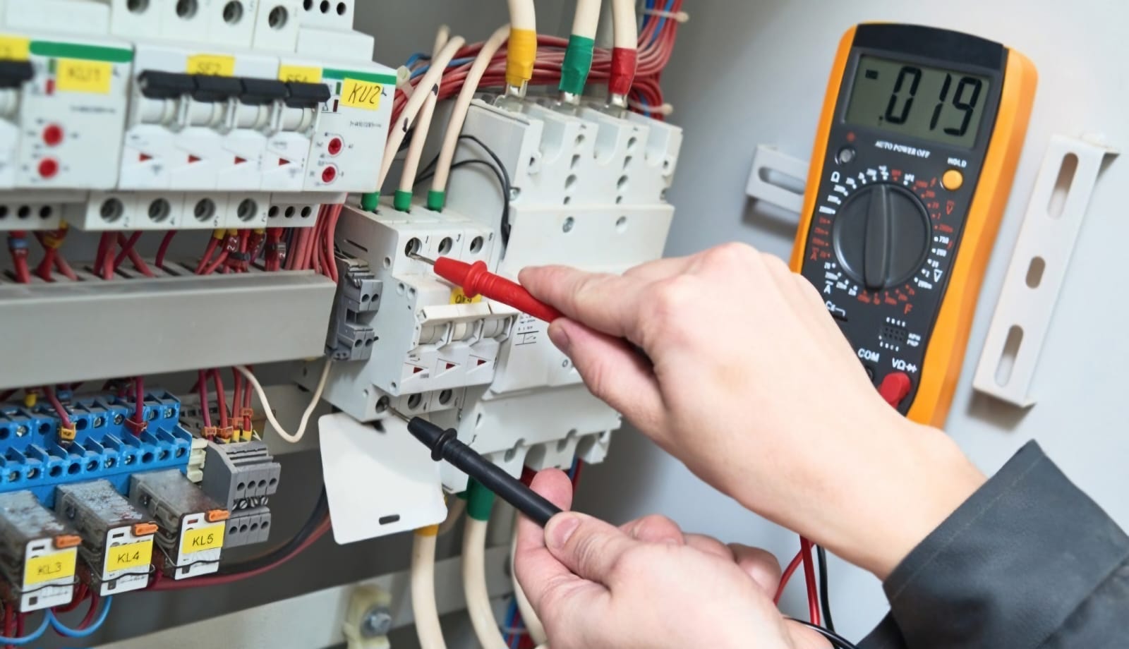 ELEKTRİK VE TESİSAT İŞLERİ